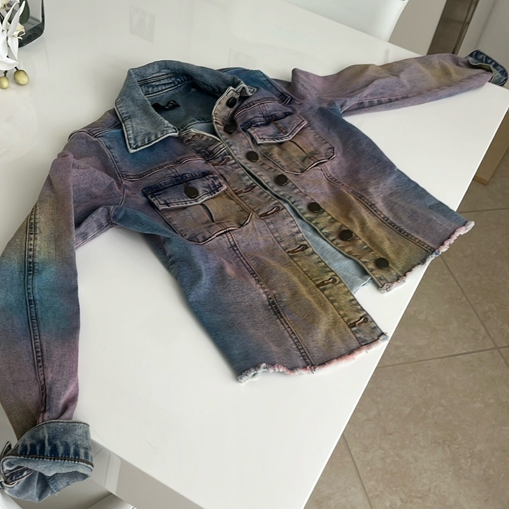 Super fun, hardly worn, jean jacket